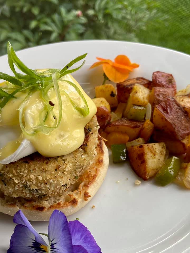 Crab cake Benedict